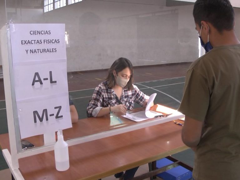 Un test para la política pública de becas