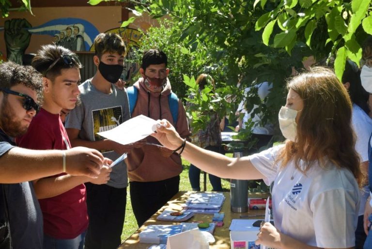 Crisis y virtualidad: las causas por las que Trabajo Social es la carrera más elegida entre las y los jóvenes sanjuaninos